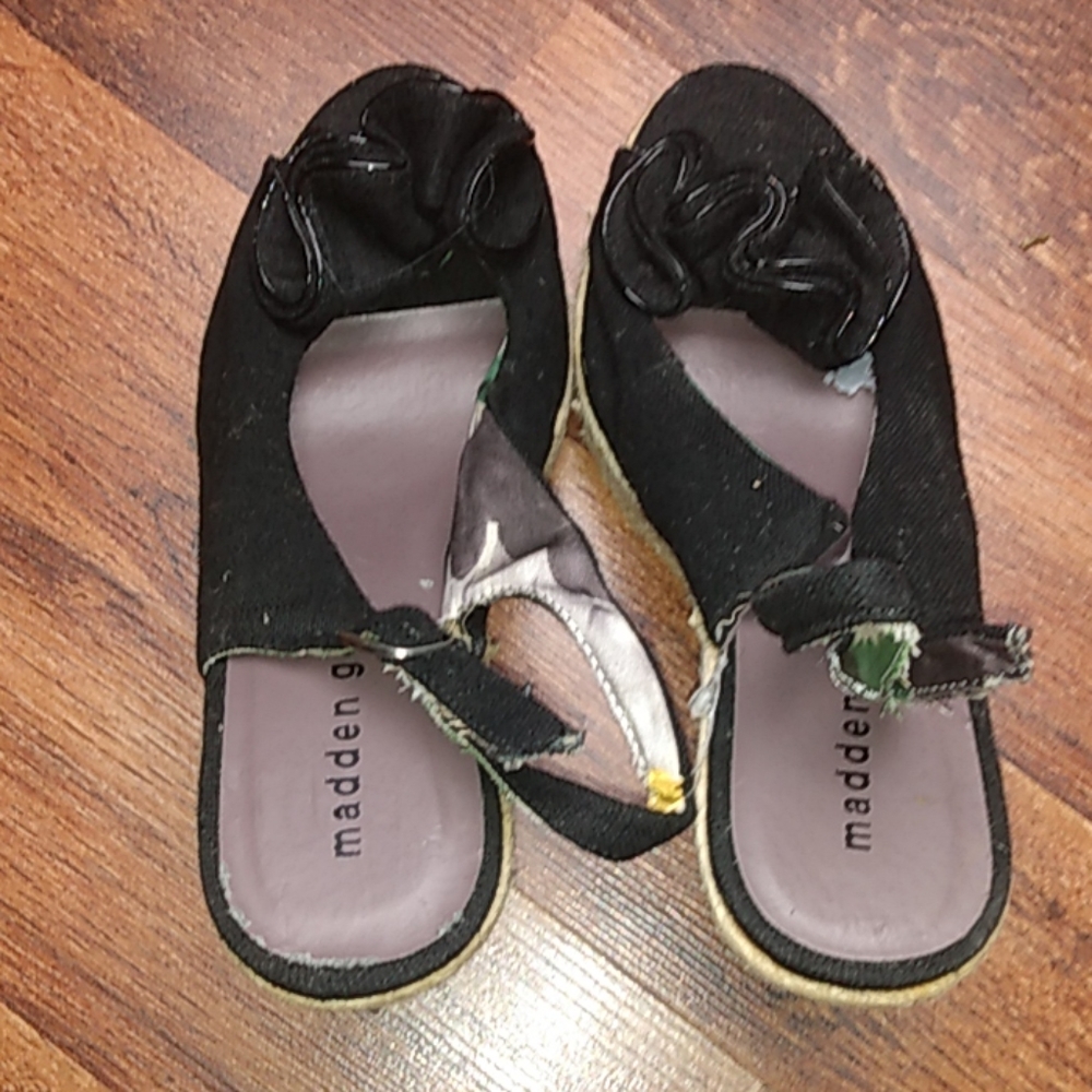 Madden Girl Wedges